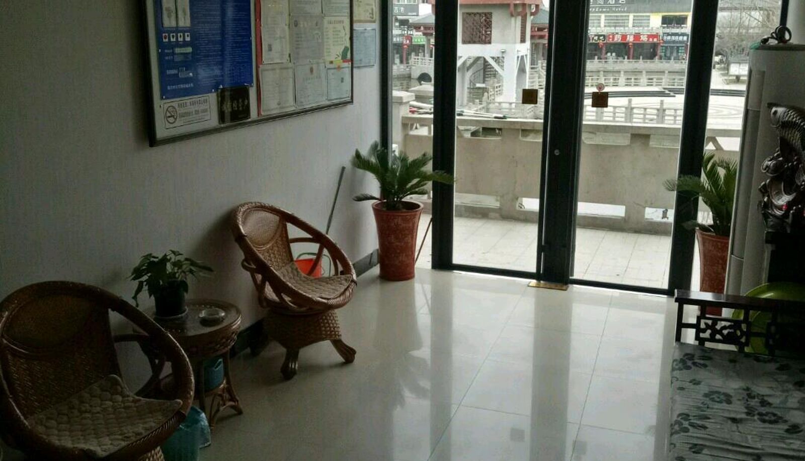 Hotel outdoor area - Chuyu Hotel