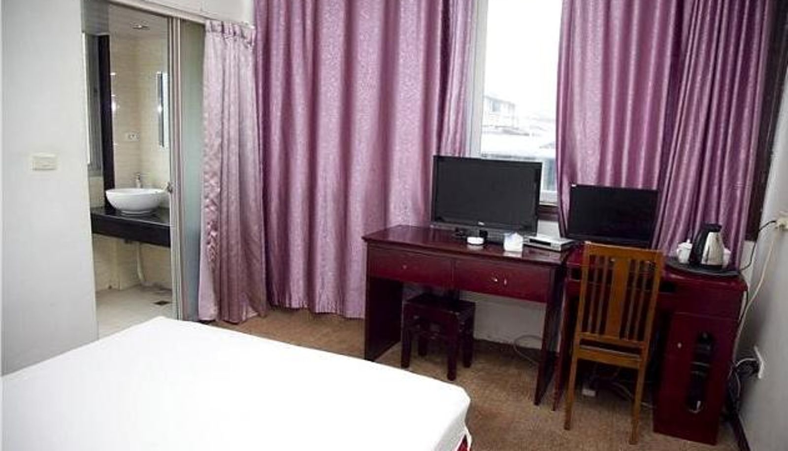 Camera business - Dynasty Hotel