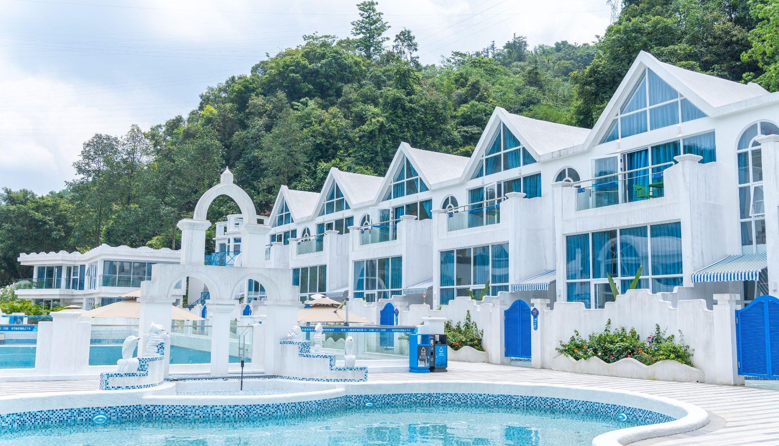 Zona exterior del hotel - Qingquan Bay Aegean Hotel
