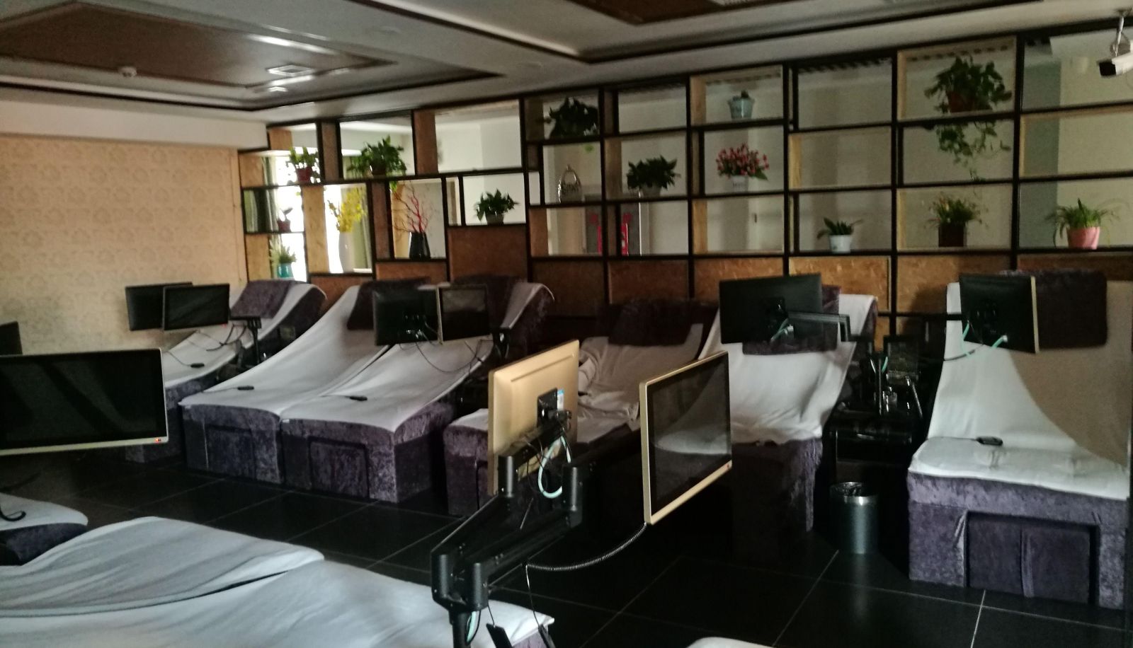 Buitenruimte van het hotel - Yulong Xuan Hotel