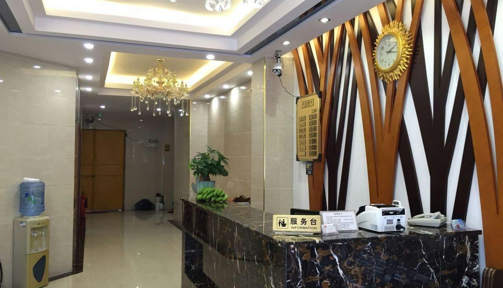 Zewnętrzna część hotelu - Lotus Hotel