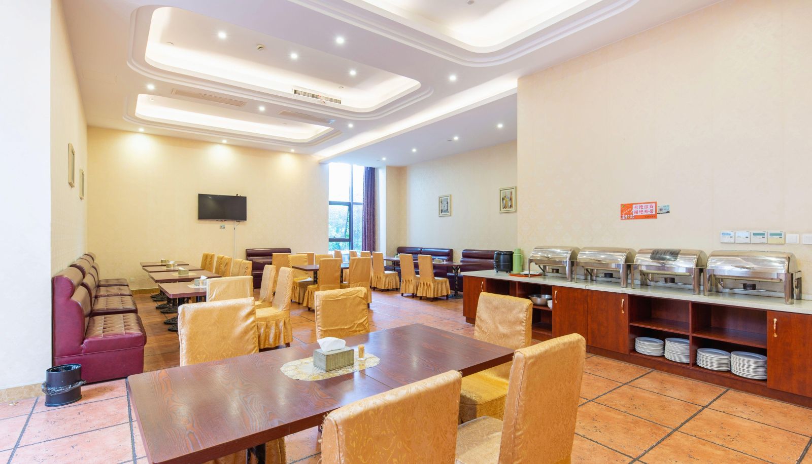 Hotel outdoor area - Huajian Holiday Inn