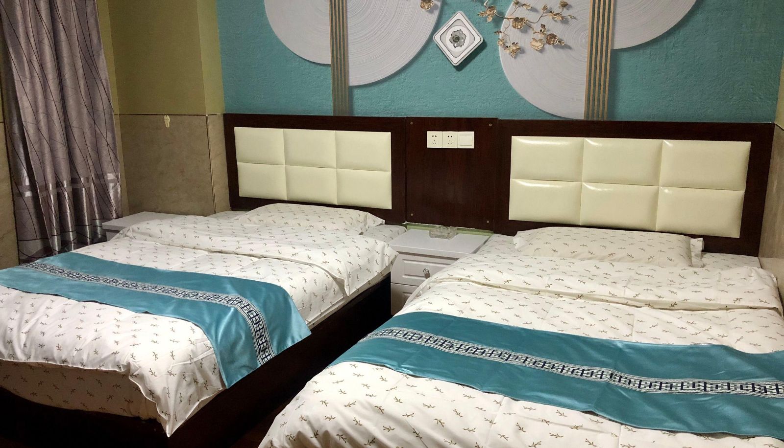 Camera business - Hongyuan Business Hotel