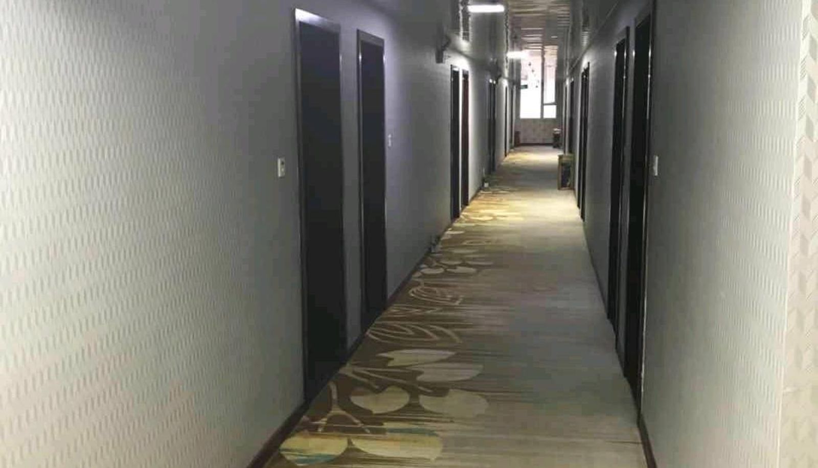 Buitenruimte van het hotel - Yudu Hotel