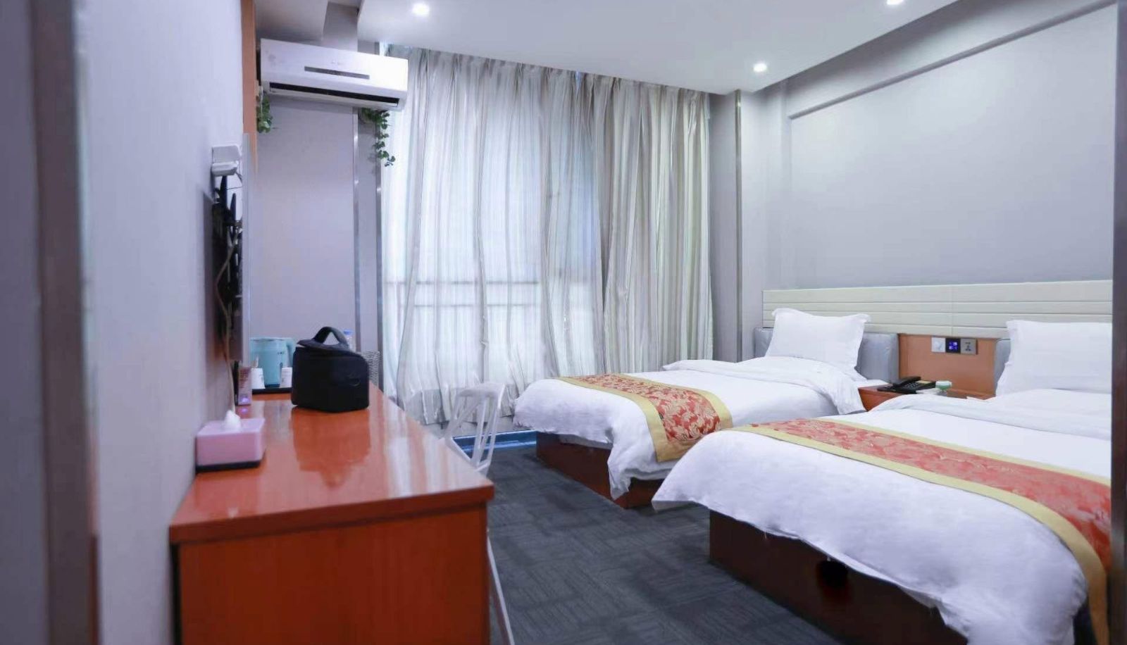Business room - Lingyi Hotel (Landa Yiyuan Branch)