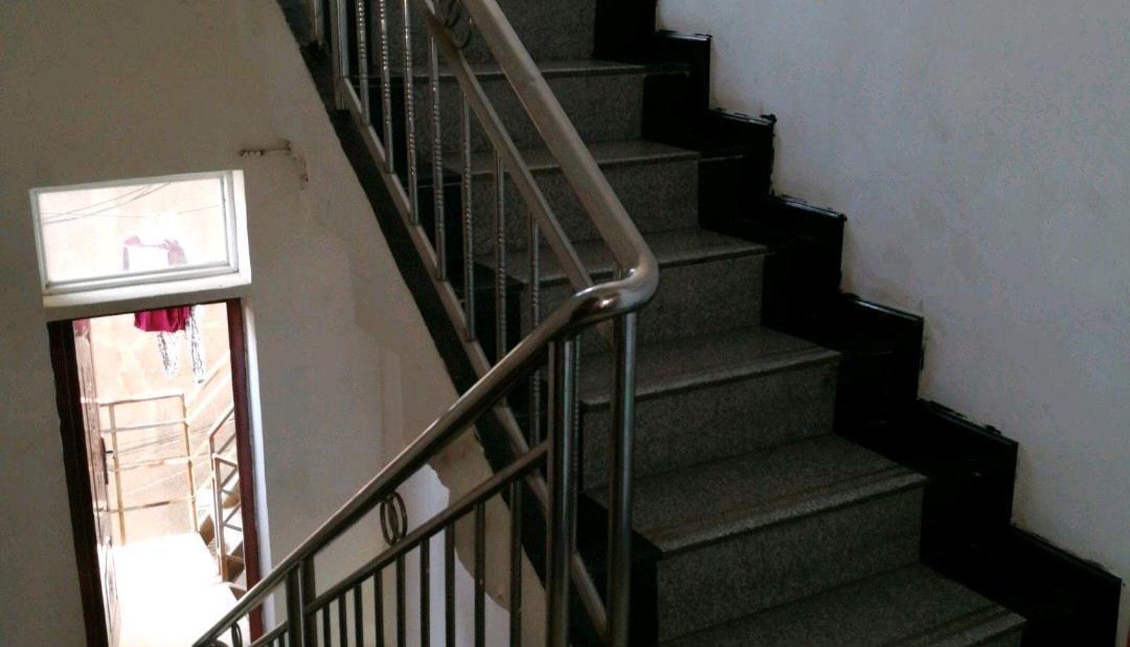 Area esterna dell'hotel - Jiangnan Business Hotel
