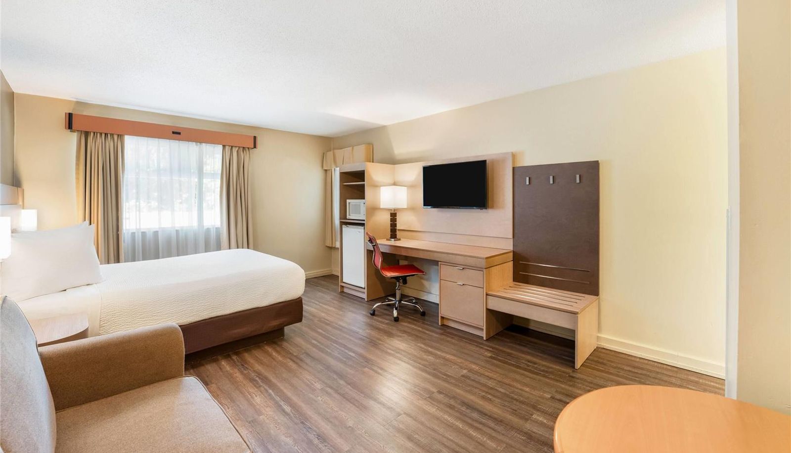 Camera - Days Inn by Wyndham Nanaimo