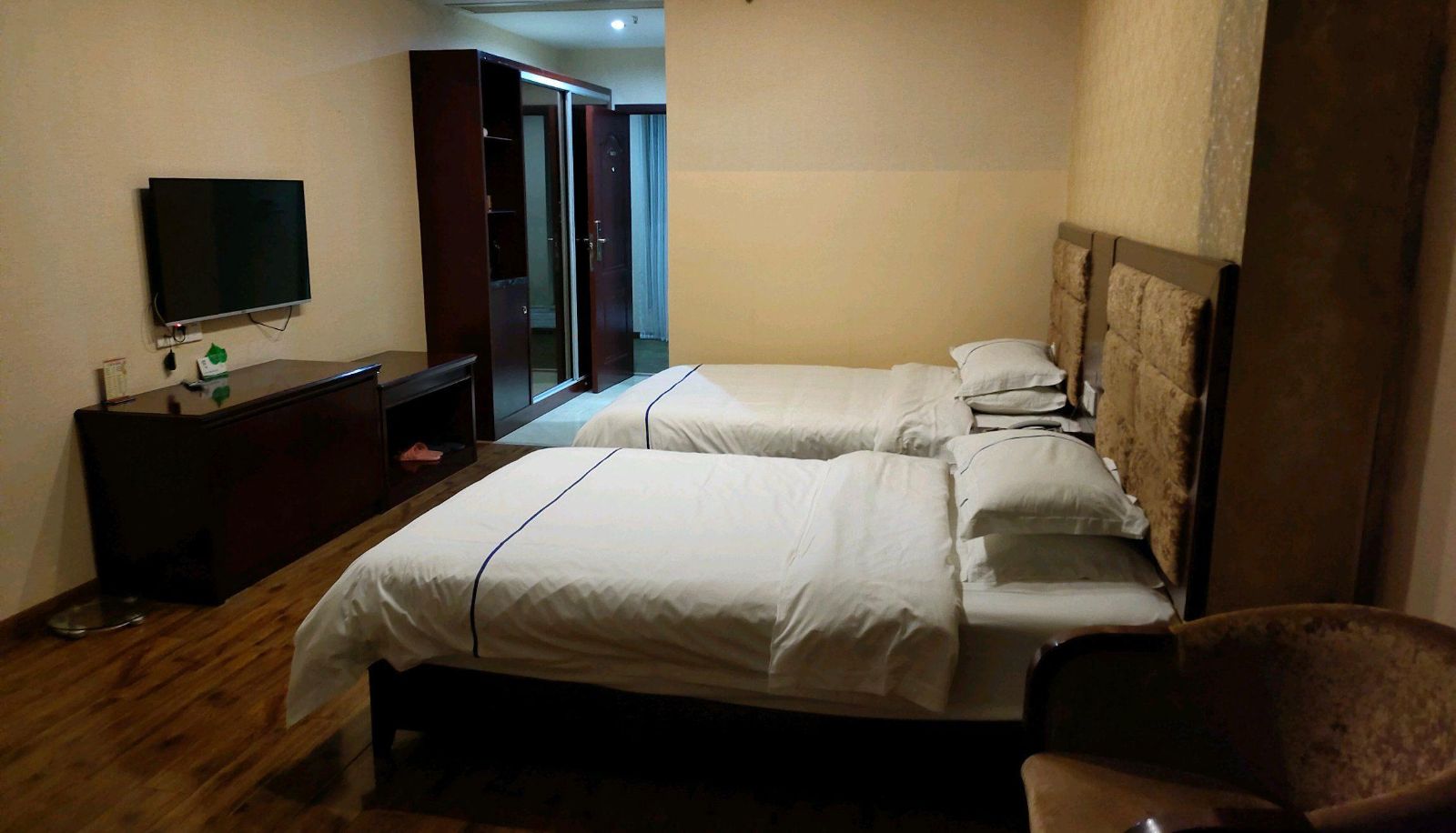 Xiyuan Hotel (Hongjiang Ancient Mall Store)