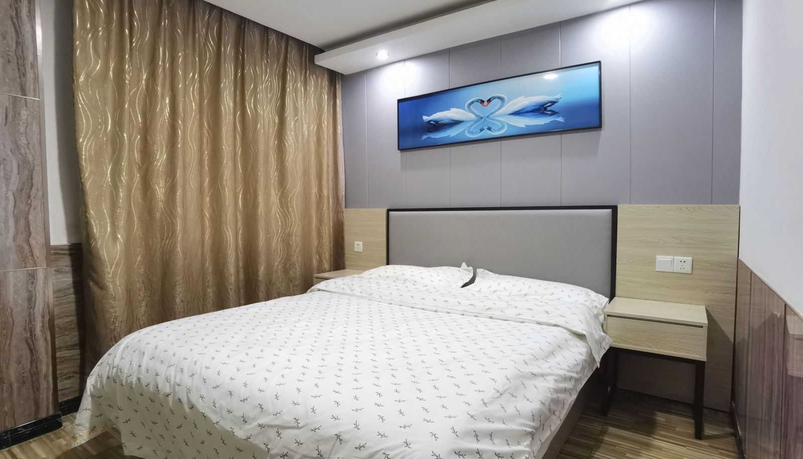Camera business - Meet Fashion Hotel (Xinyu Road Branch)