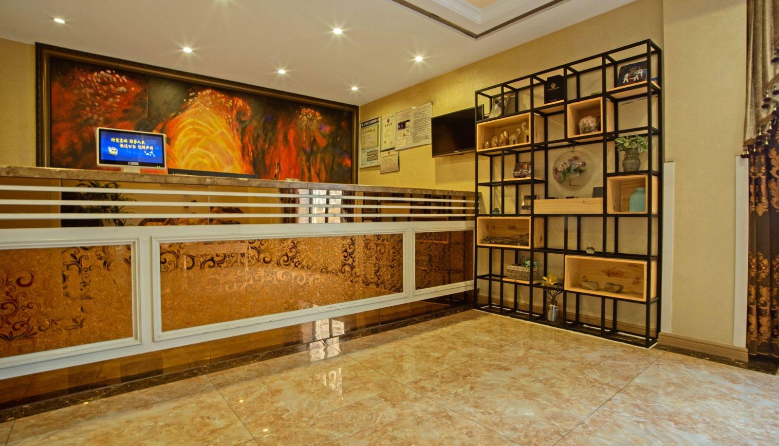 Zewnętrzna część hotelu - Monte Carlo Intelligent Audiovisual Hotel (Longquanyi Subway Station Store)