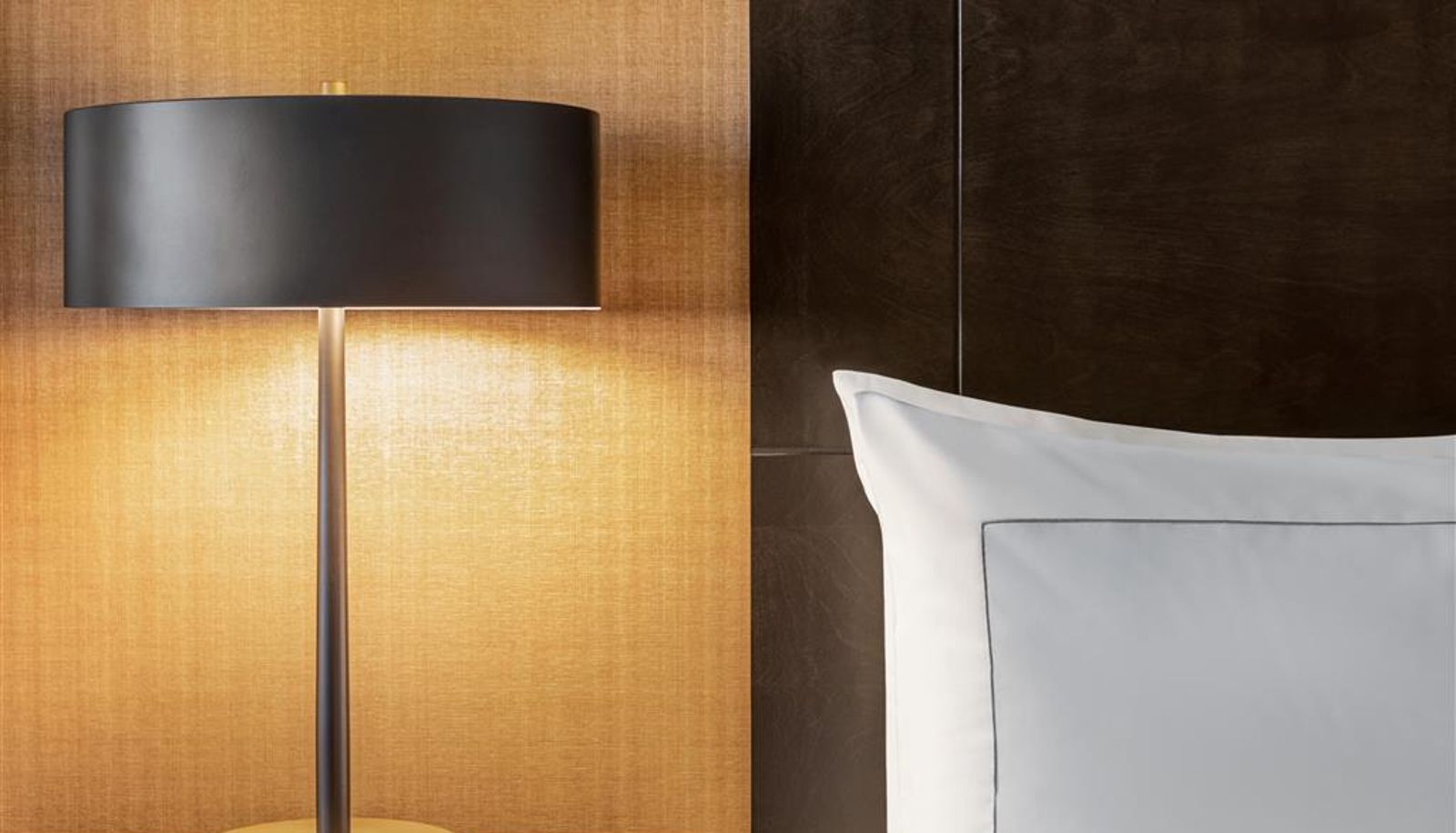 Room - DoubleTree by Hilton Pointe Claire Montreal Airport West