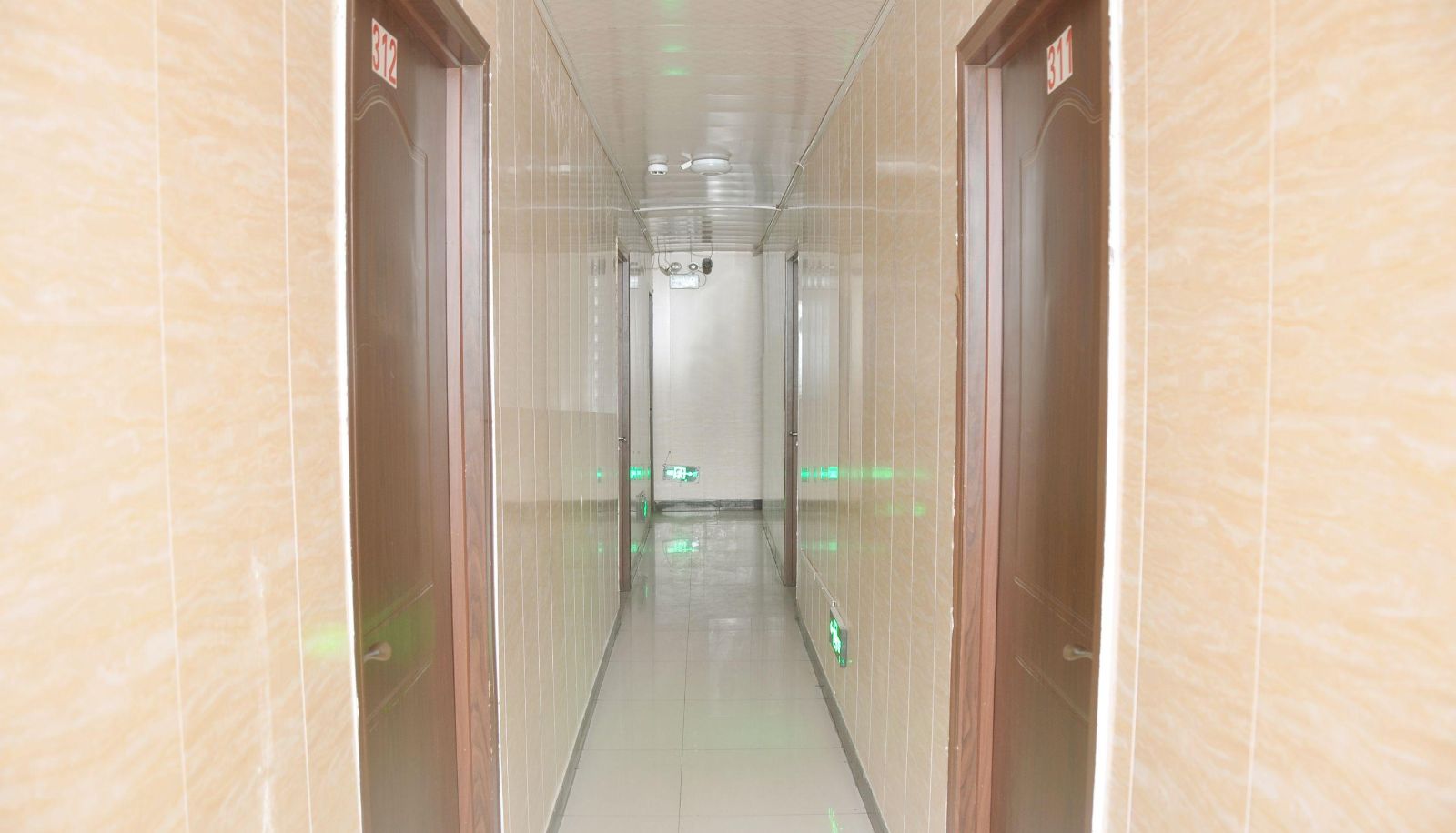 Area esterna dell'hotel - Yulong Hotel