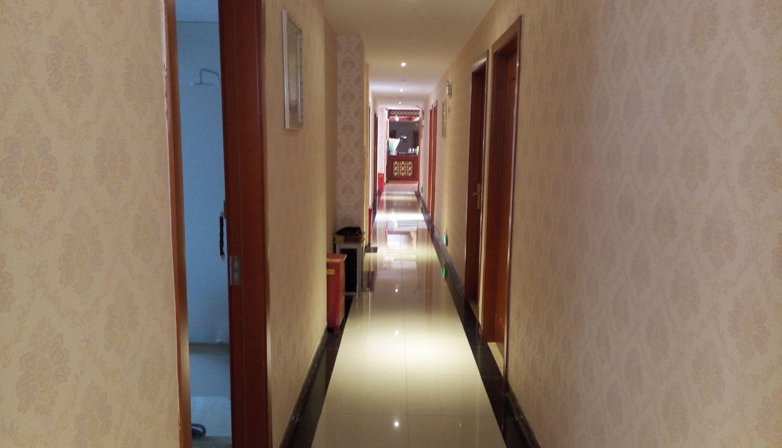 Zona exterior del hotel - Hongyuan Business Hotel
