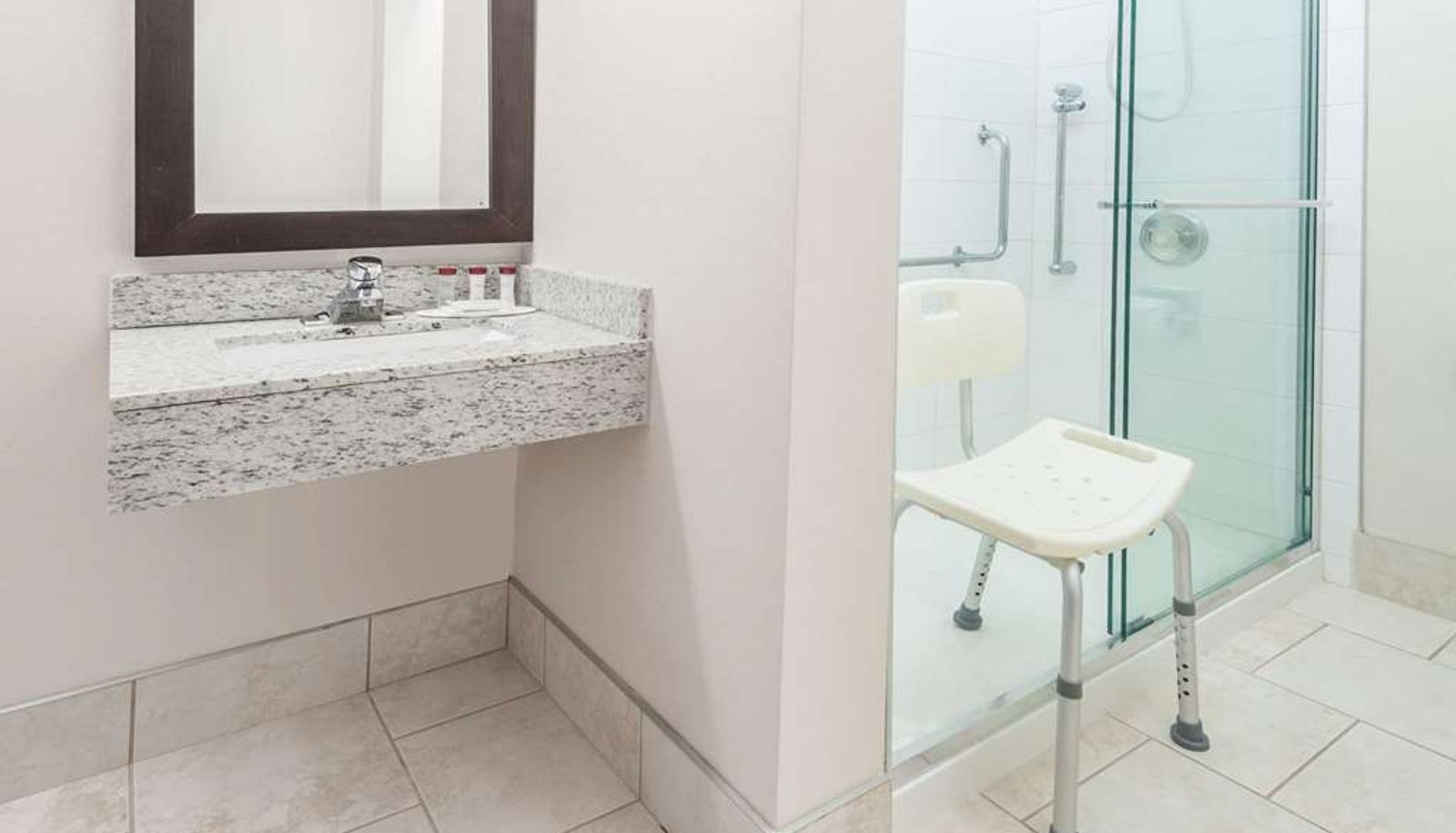 Room - Ramada by Wyndham Edmonton South