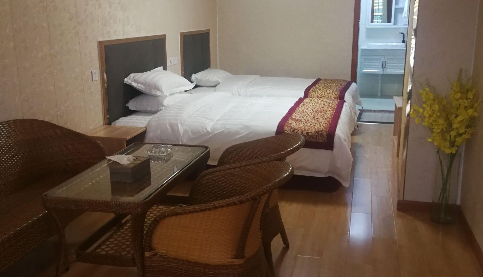 Habitación familiar - Hongyun Hotel (New Jinyang Bus Station Store)