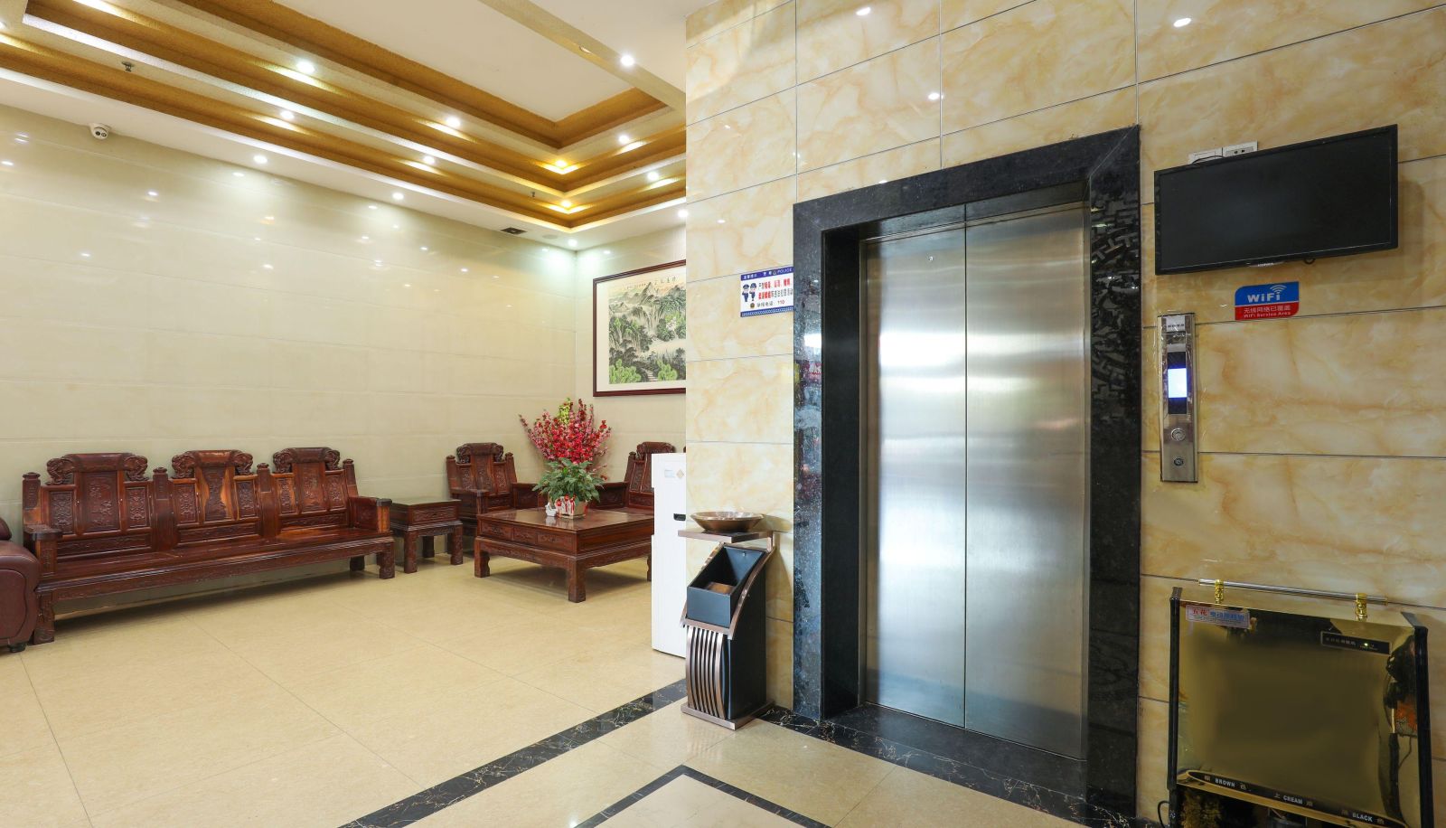 Zewnętrzna część hotelu - Old Yufeng Business Hotel (Yangjiang Gaoxin Pinggang Branch)