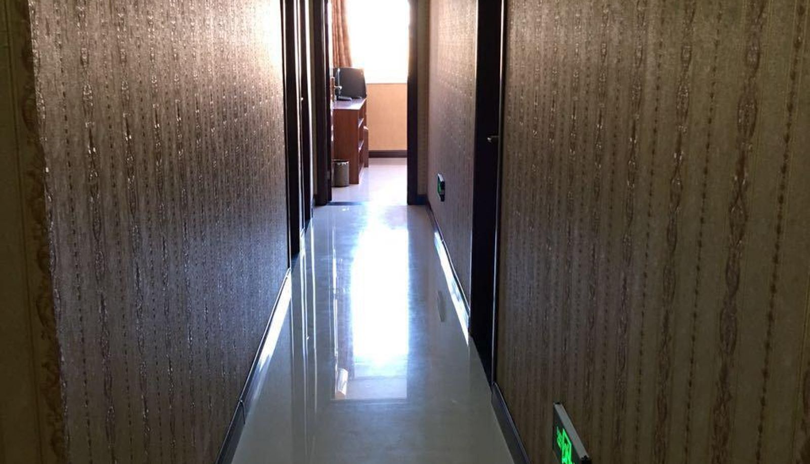 Zewnętrzna część hotelu - Rongda Hotel
