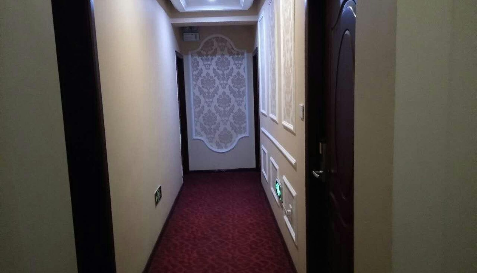 Zewnętrzna część hotelu - Jinyuan Holiday Hotel