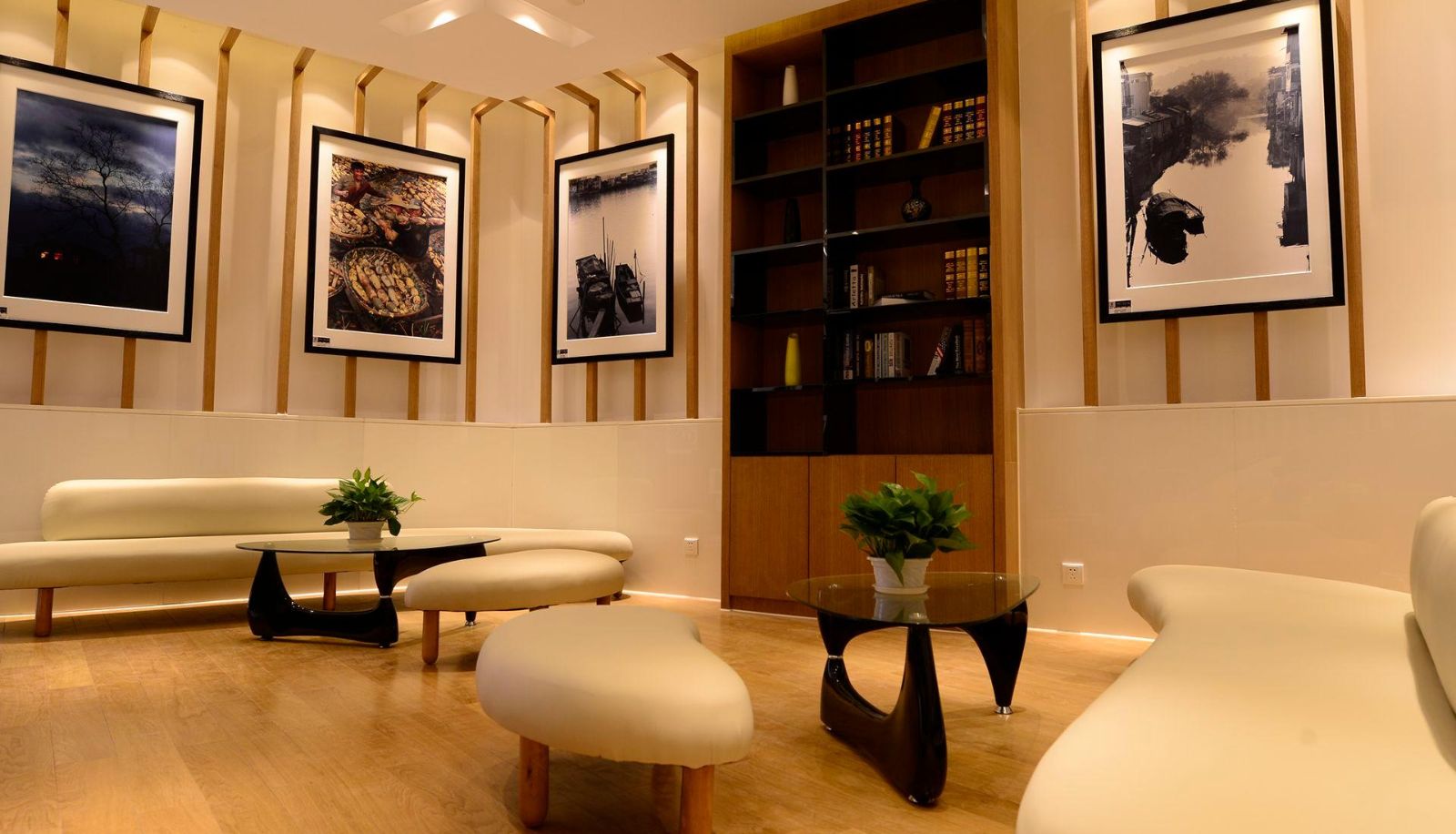 Zewnętrzna część hotelu - Barbara Hotel (Dagang Branch)