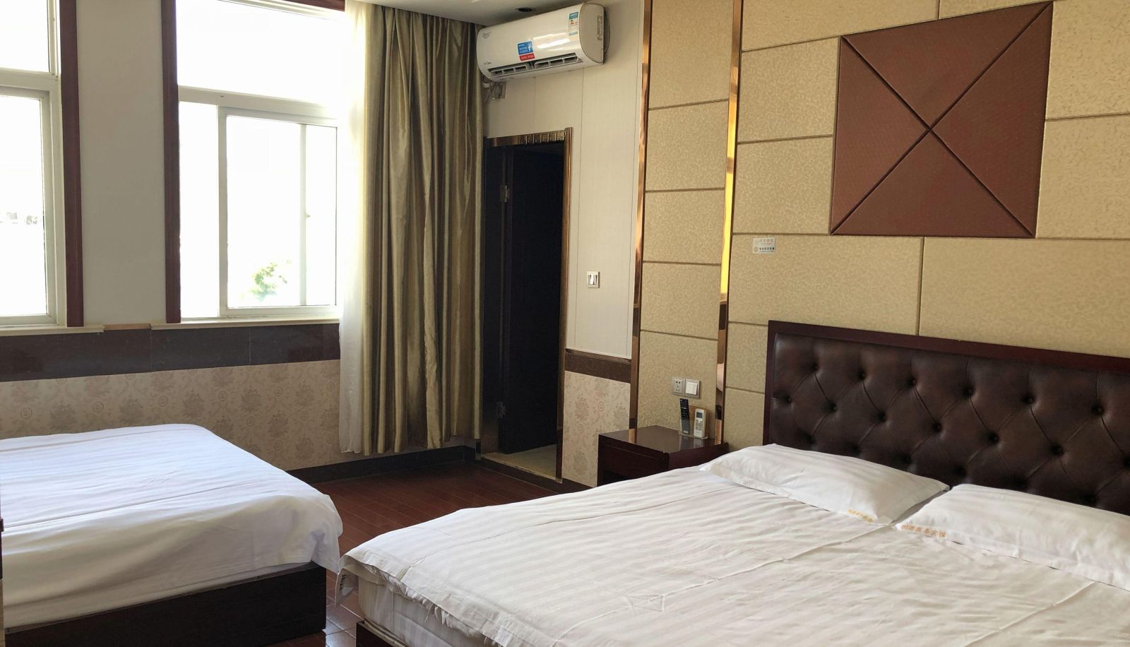Chambre Familiale - Liugang Business Hotel