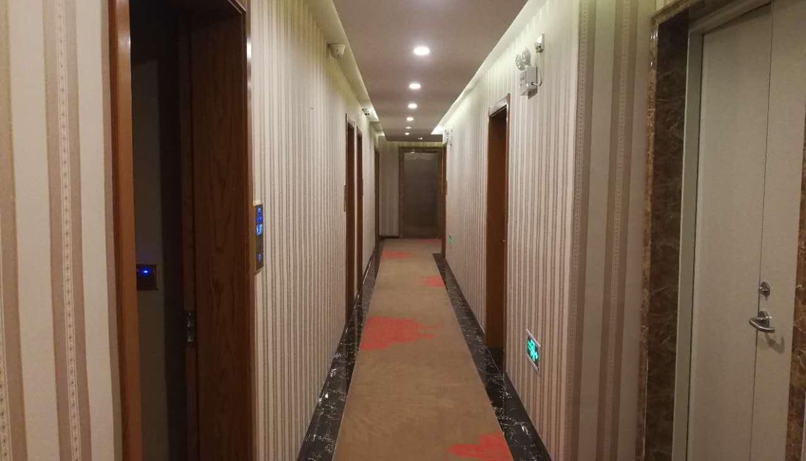 Area esterna dell'hotel - Cheng Feng Hotel (Xingyi Jushan Avenue Branch)
