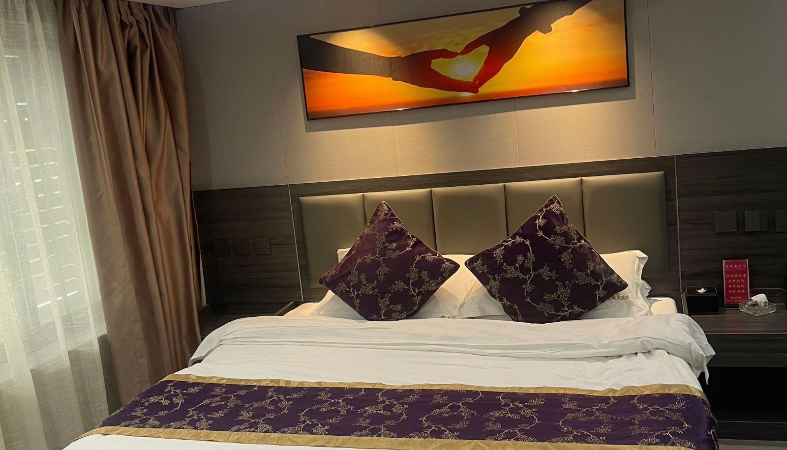 Habitación corporativa - Golden Phoenix Hotel (Southern Phoenix Garden Store)