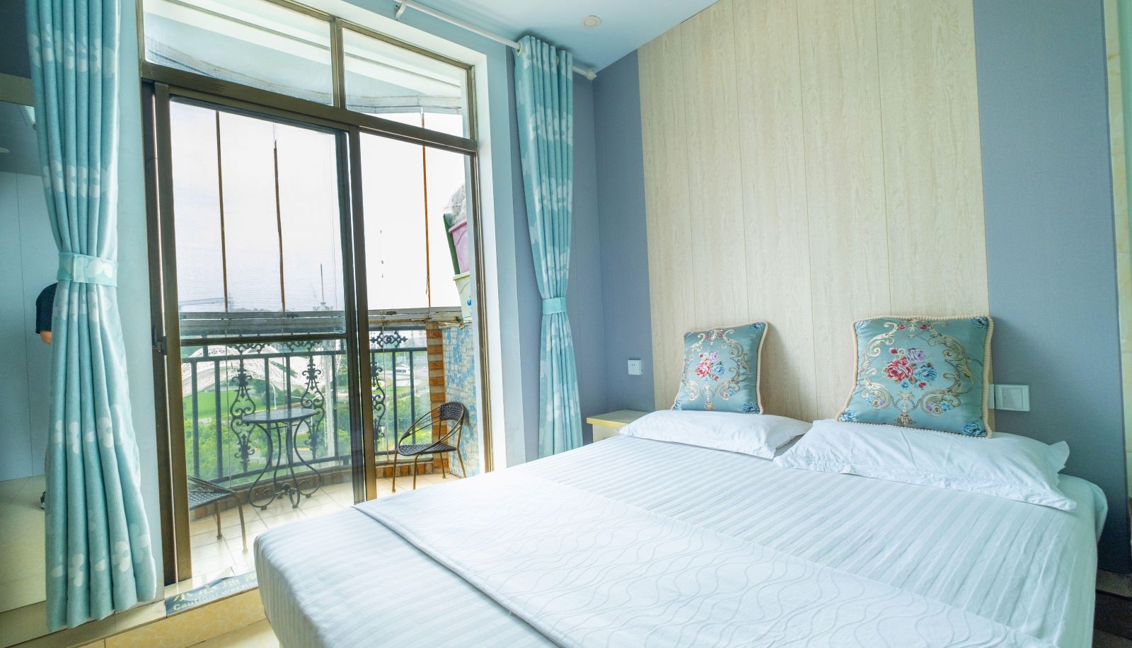 Room with balcony - Weike Esports Hotel (Optics Valley Plaza Branch)