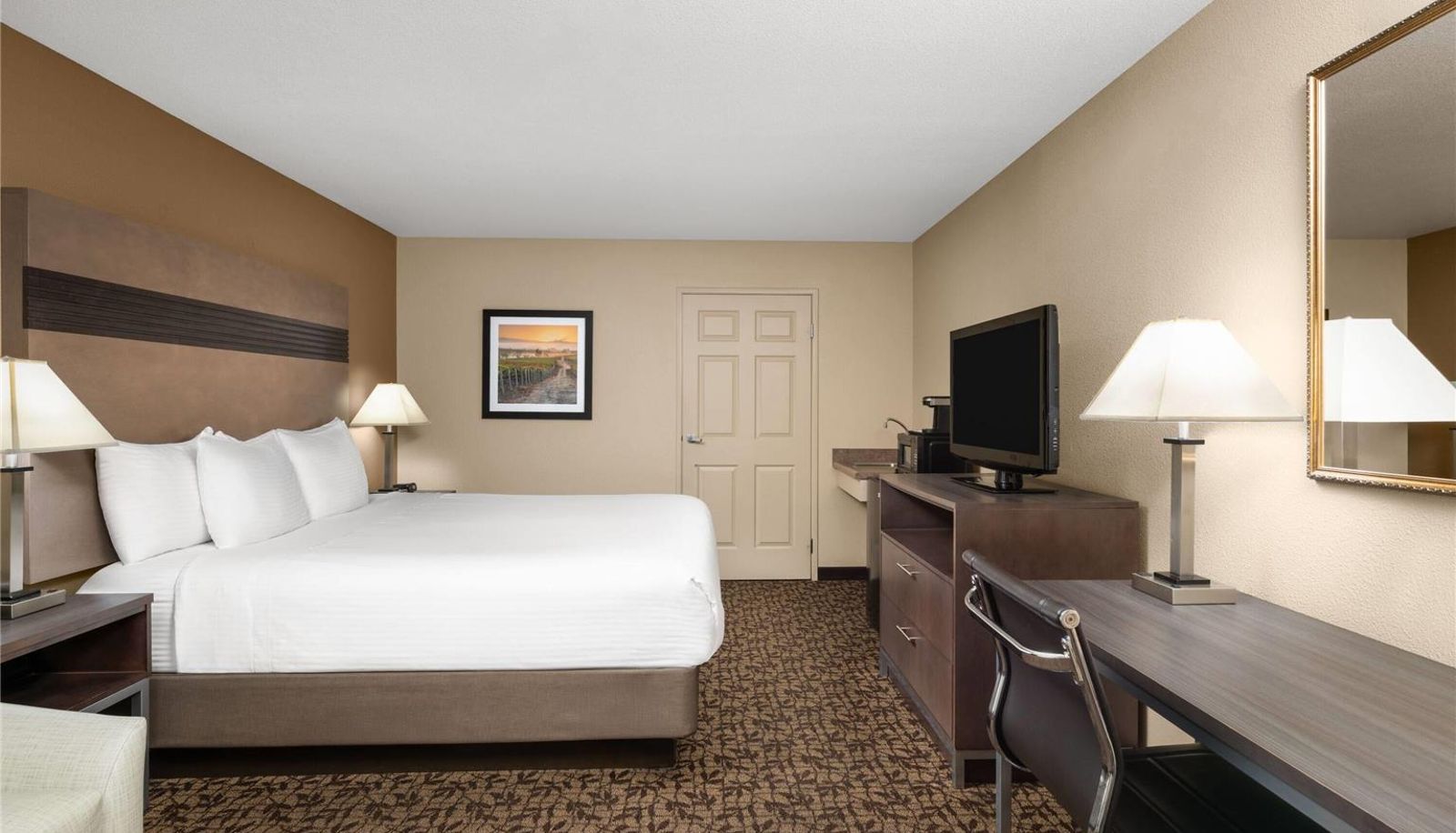 Zimmer - Hawthorn Suites by Wyndham Napa Valley