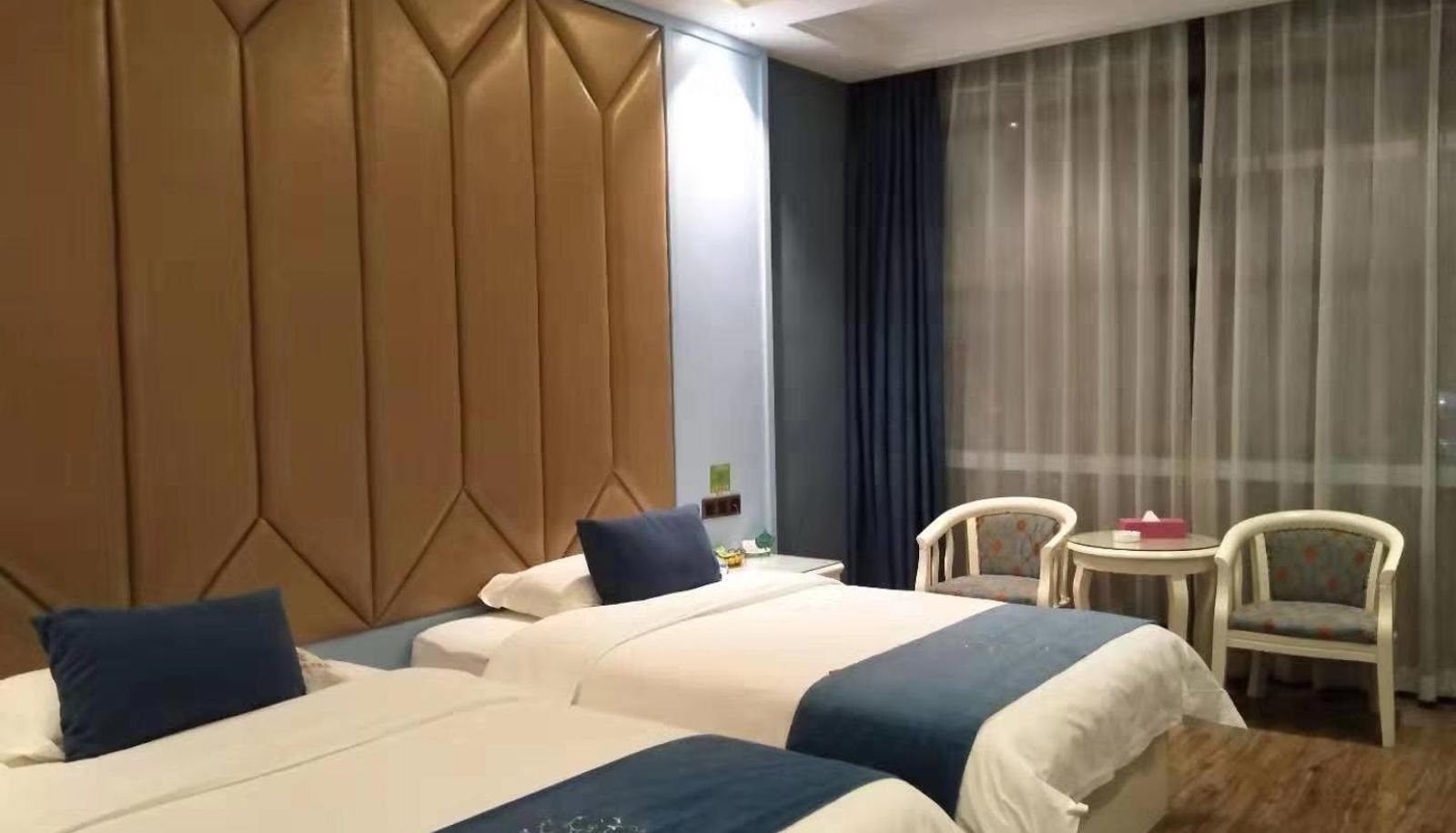 Chambre Business - Roman Hotel (Changde Wuling Ge Pedestrian Street Branch)