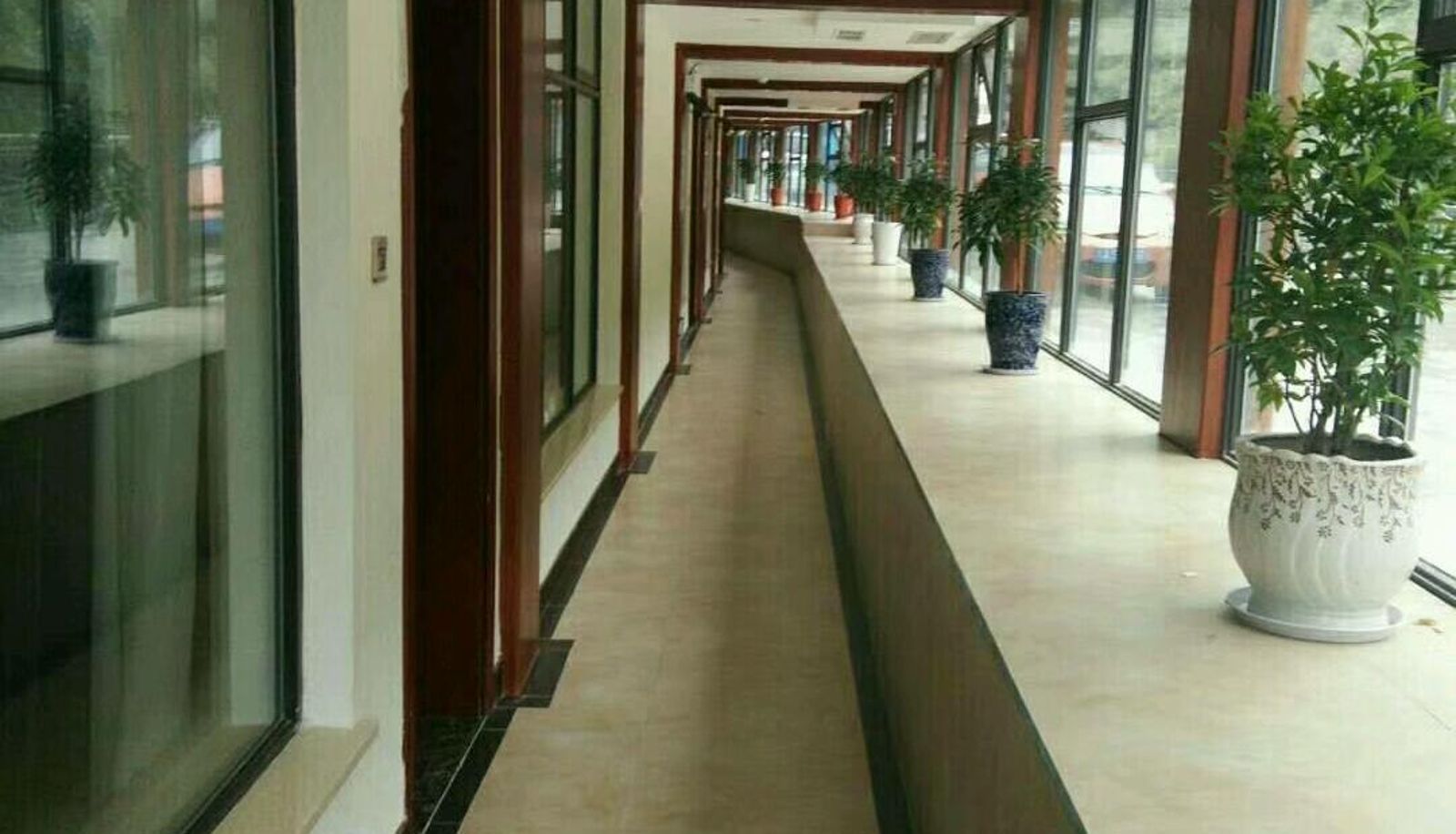 Area esterna dell'hotel - Pu'e Holiday Hotel