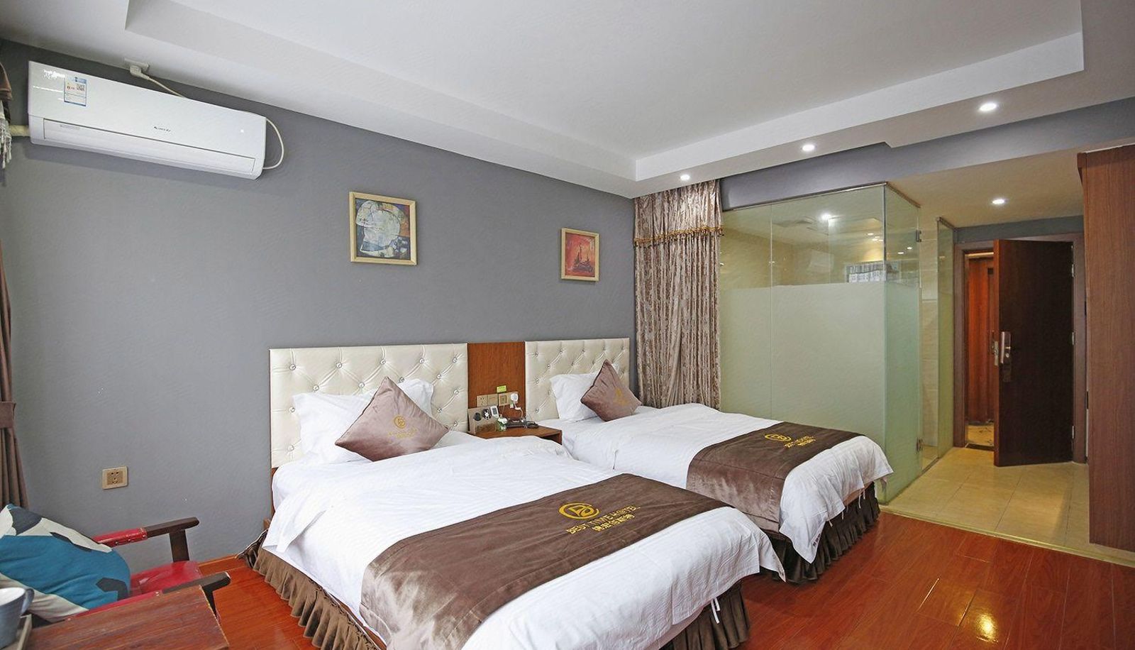 Business room - Yazhu · Jinhong Baist Hotel (Longquanyi Subway Station Store)