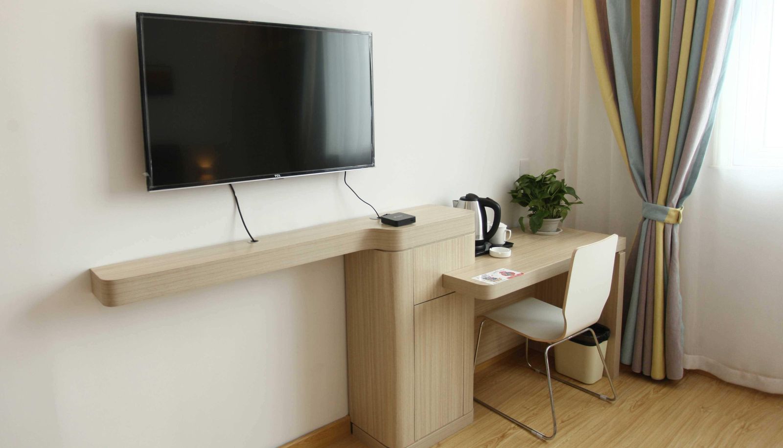 Business-Zimmer - Shell Hotel (Passenger East Station Store)