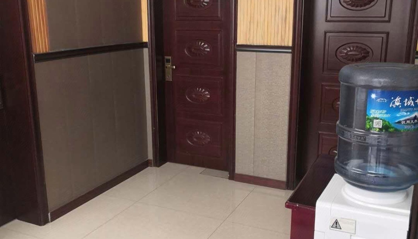 Hotel outdoor area - Yaqi Holiday Inn (Erji Road Subway Station Store)