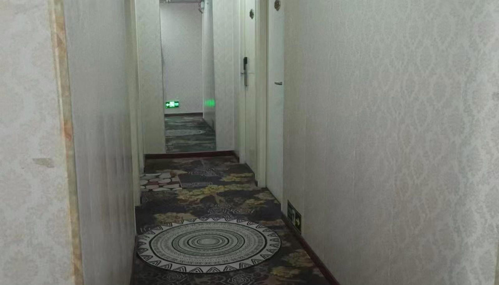 Area esterna dell'hotel - Mianze Hotel