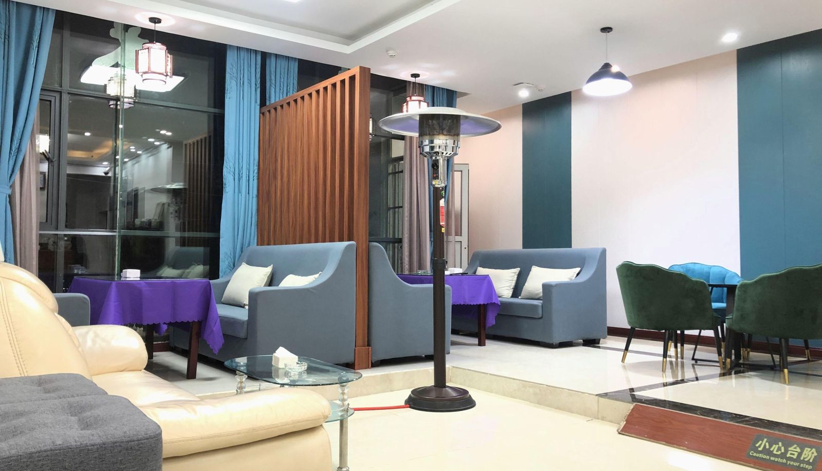 Buitenruimte van het hotel - Yijia Hotel