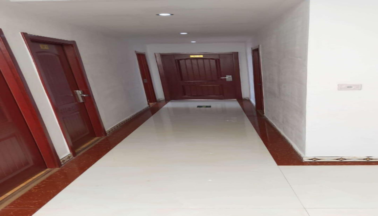 Buitenruimte van het hotel - Qiqi Hotel