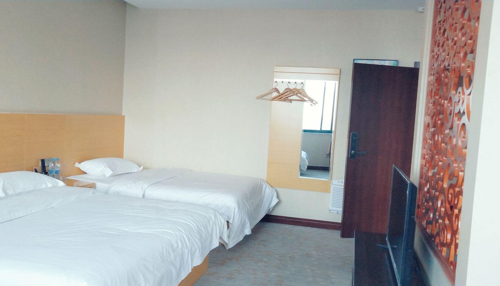 Zimmer - Jinrong Hotel (Changhuai Road Branch)