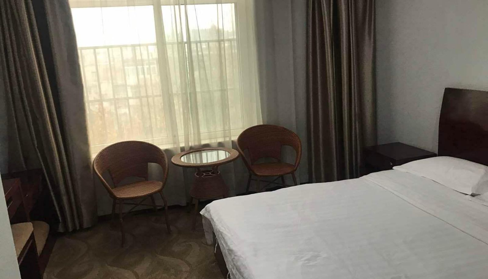 Business room - Meihua Business Hotel (Qingyansi Subway Station Dayan Pagoda Store)