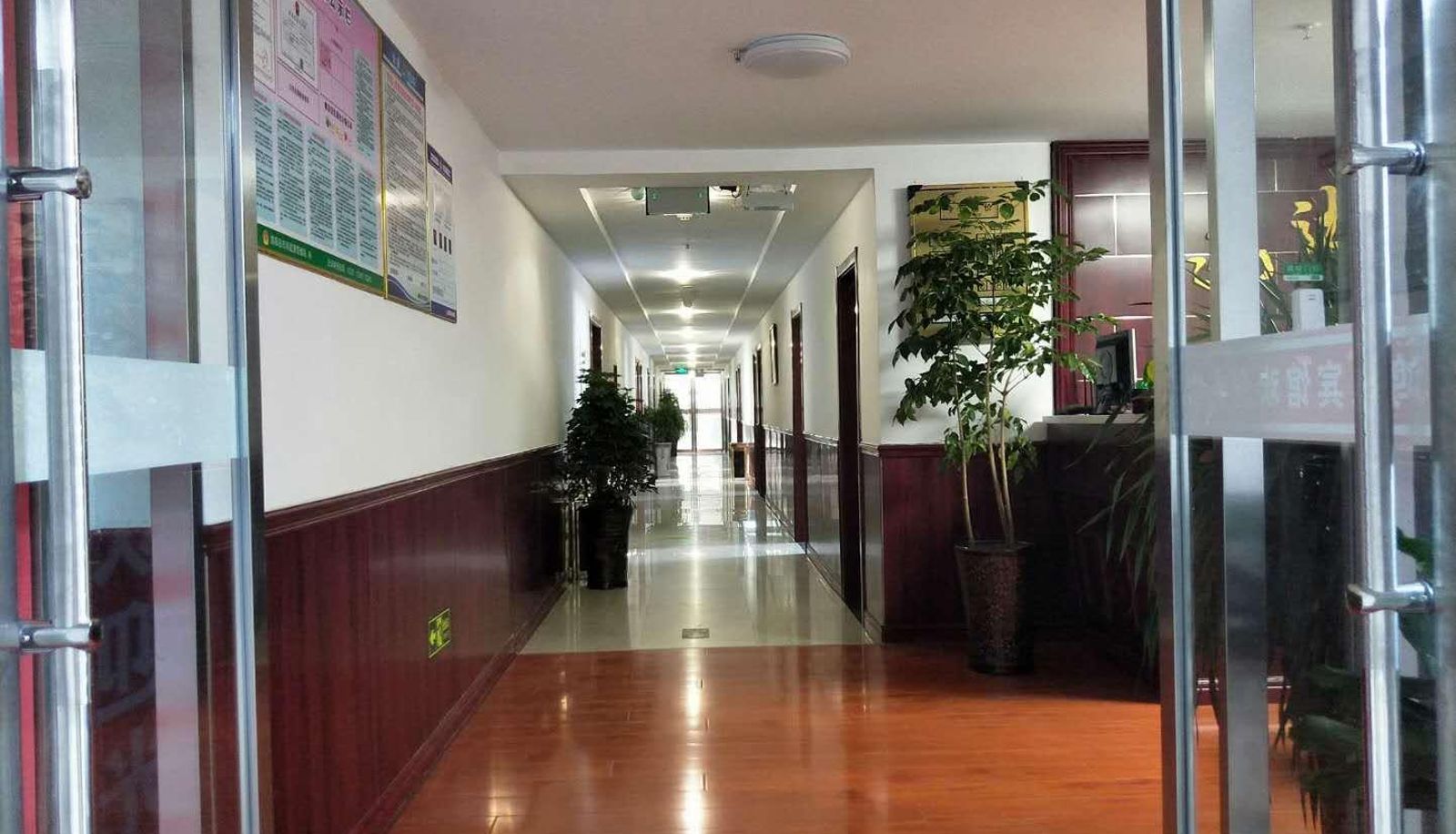 Buitenruimte van het hotel - Hongda Hotel