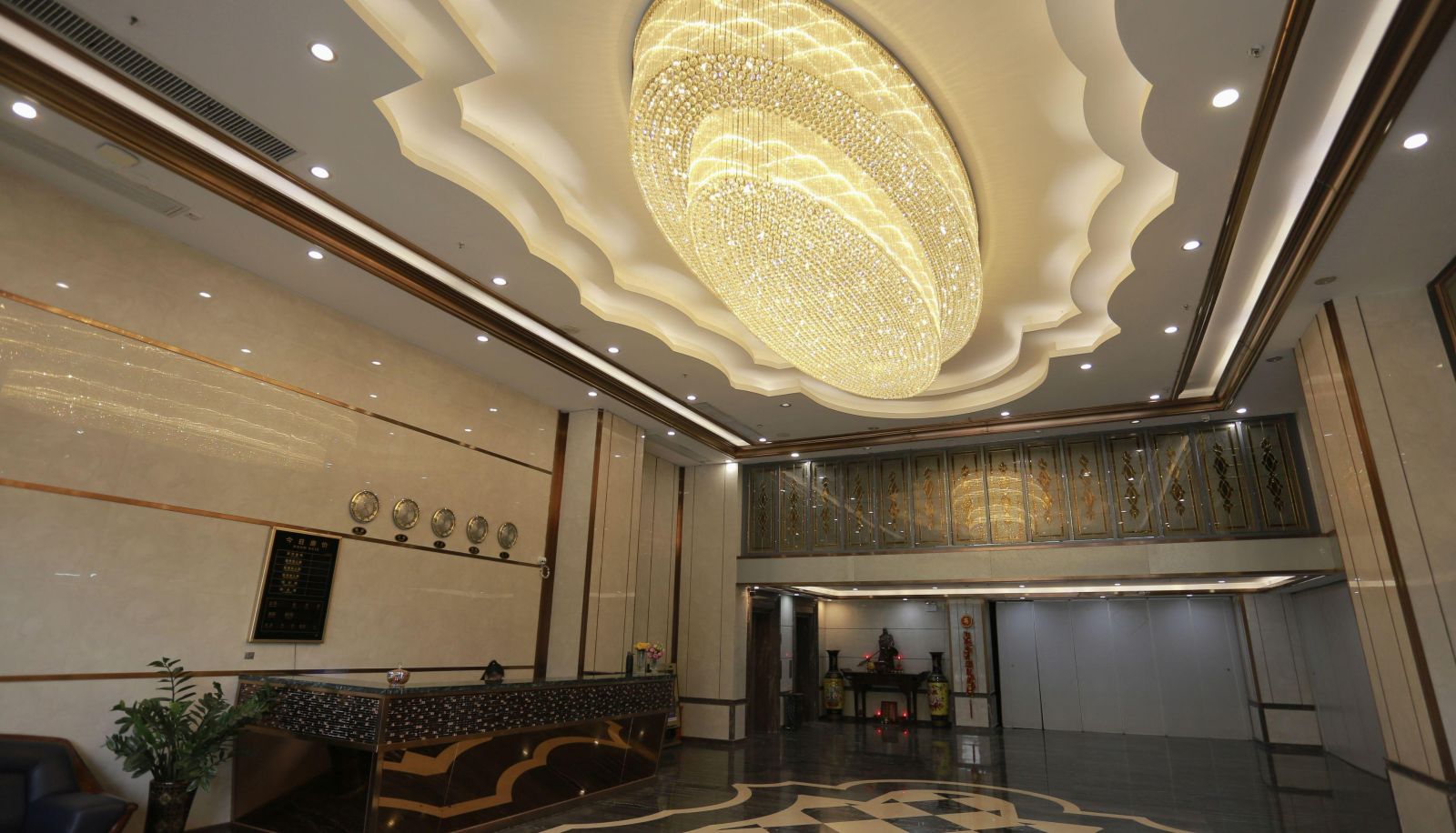 Buitenruimte van het hotel - Chaotai Hotel