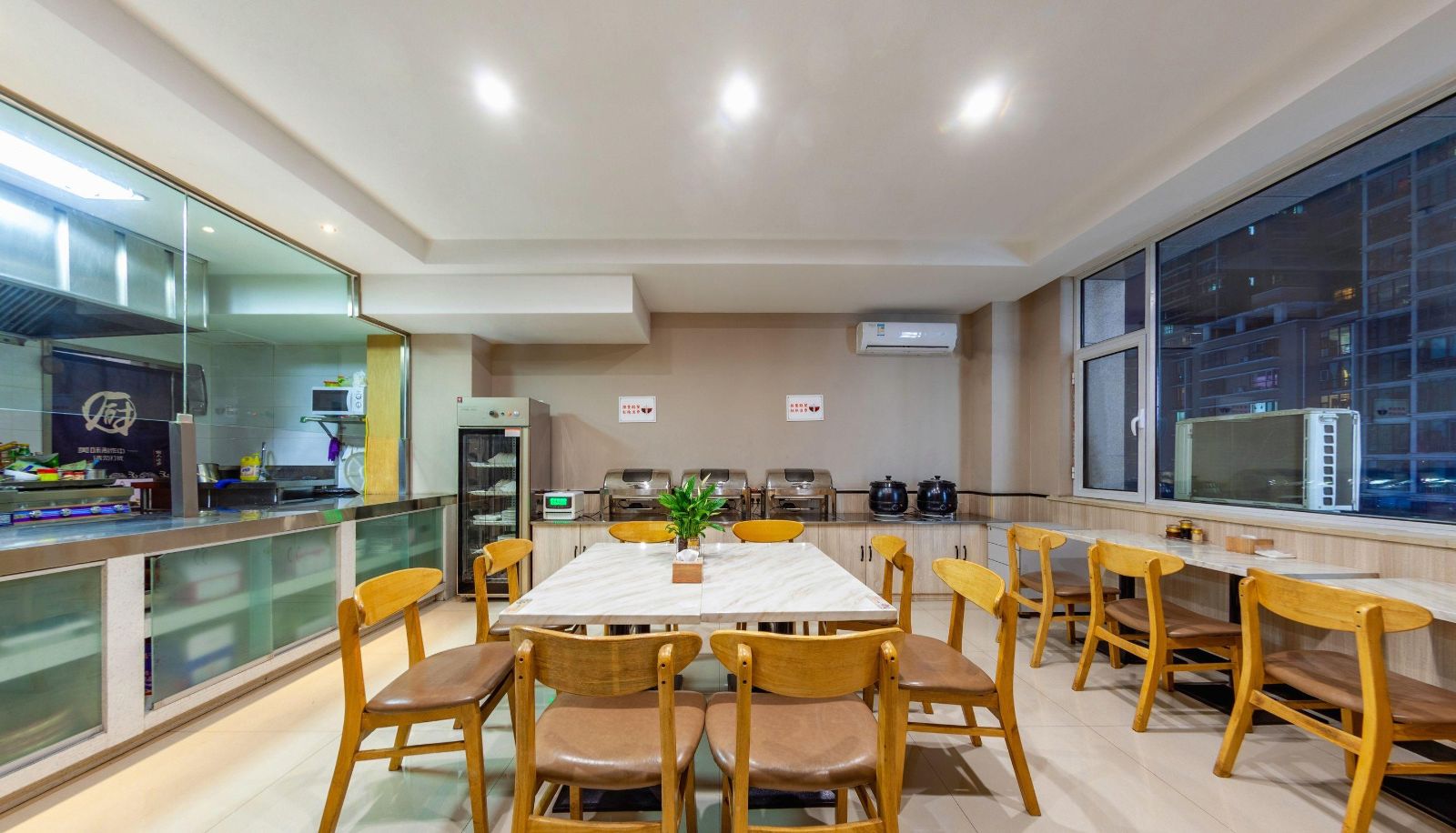 Buitenruimte van het hotel - Ouman Business Hotel (University of Finance and Economics Store)