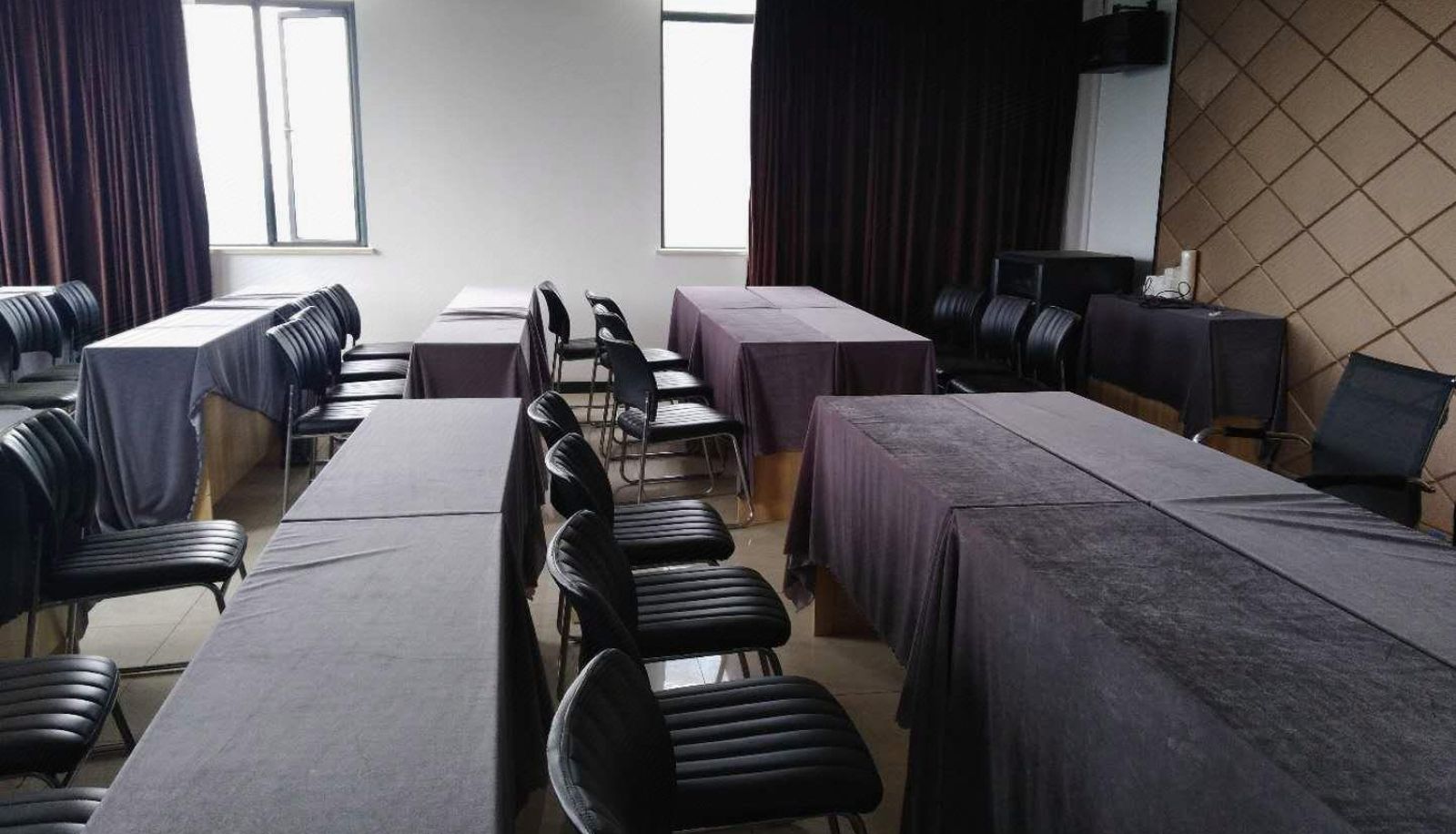 Hotel outdoor area - Junyi Chain Hotel (Wuhan Dongxihu Avenue Store)