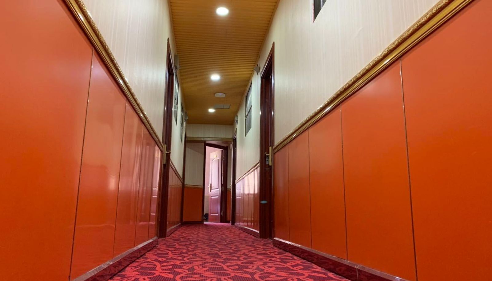 Zewnętrzna część hotelu - Jinxiu Business Hotel (Kangfu Road Subway Station Store)
