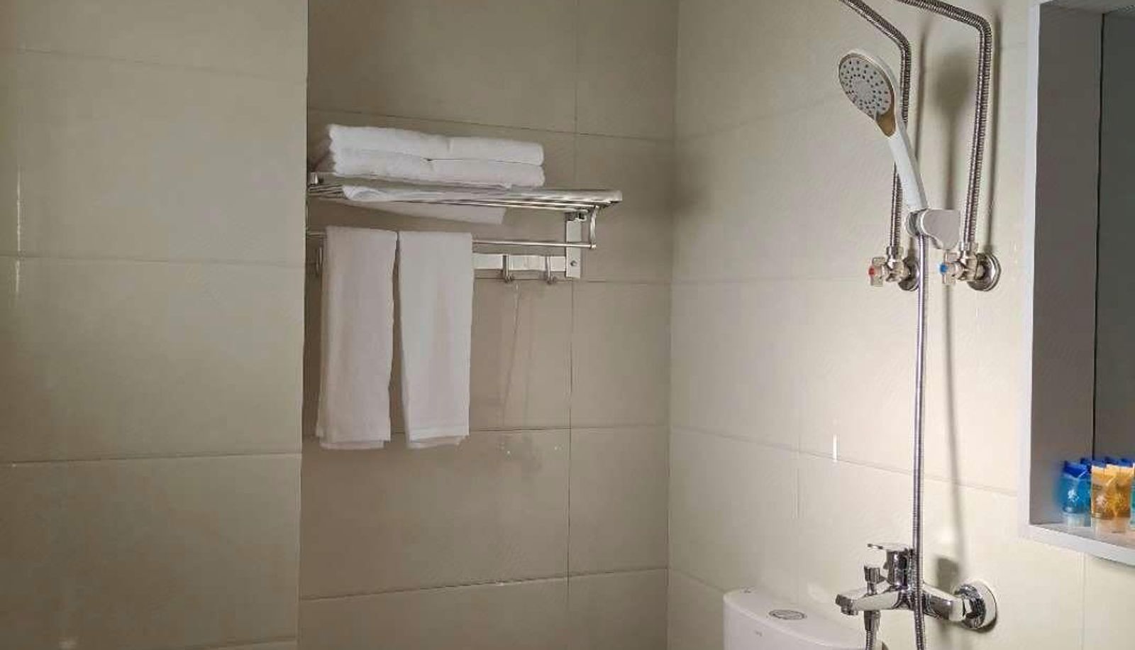 Zimmer mit Balkon - Longteng Hotel