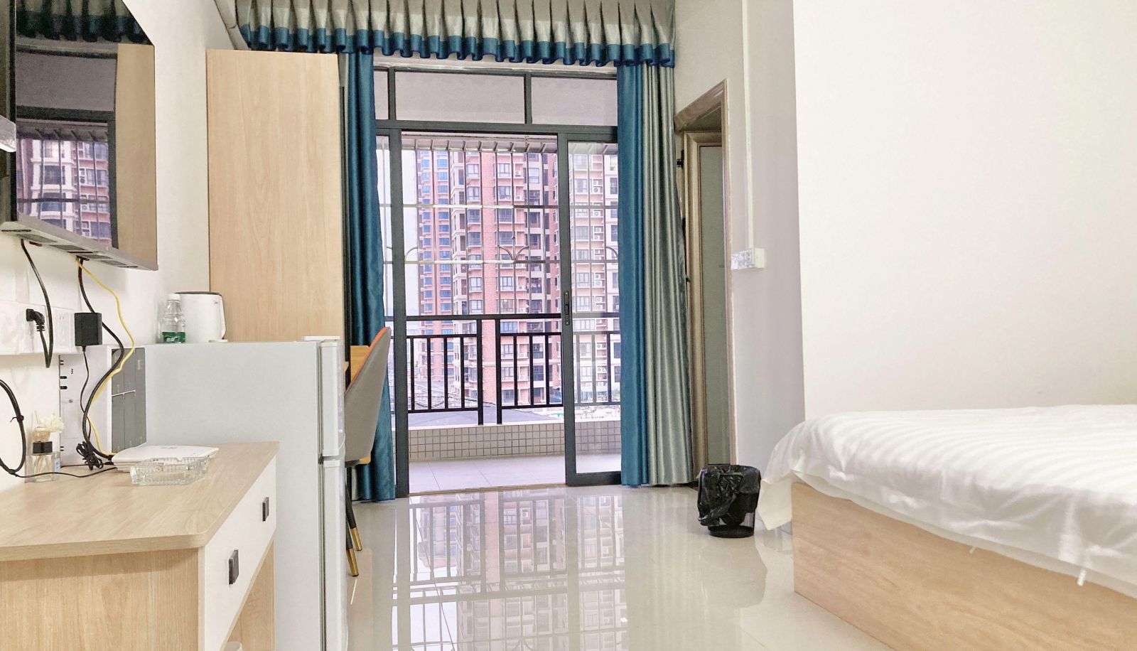 Habitación con balcón - Longteng Hotel