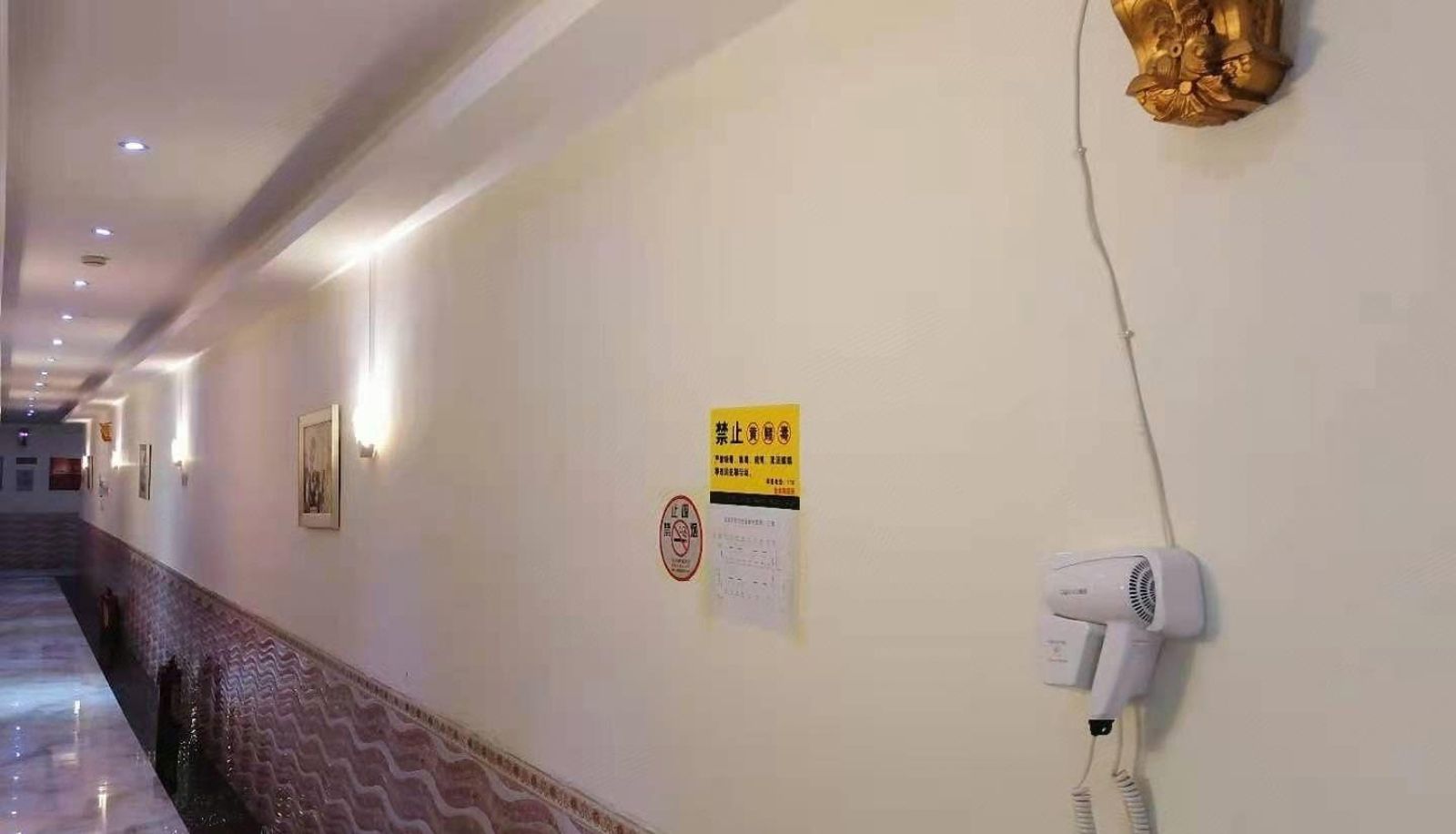 Buitenruimte van het hotel - Jinhuang Hotel