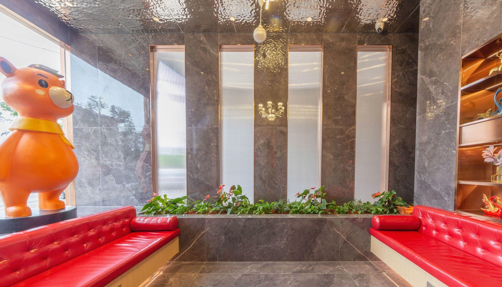 Zewnętrzna część hotelu - Marvel Holiday Inn
