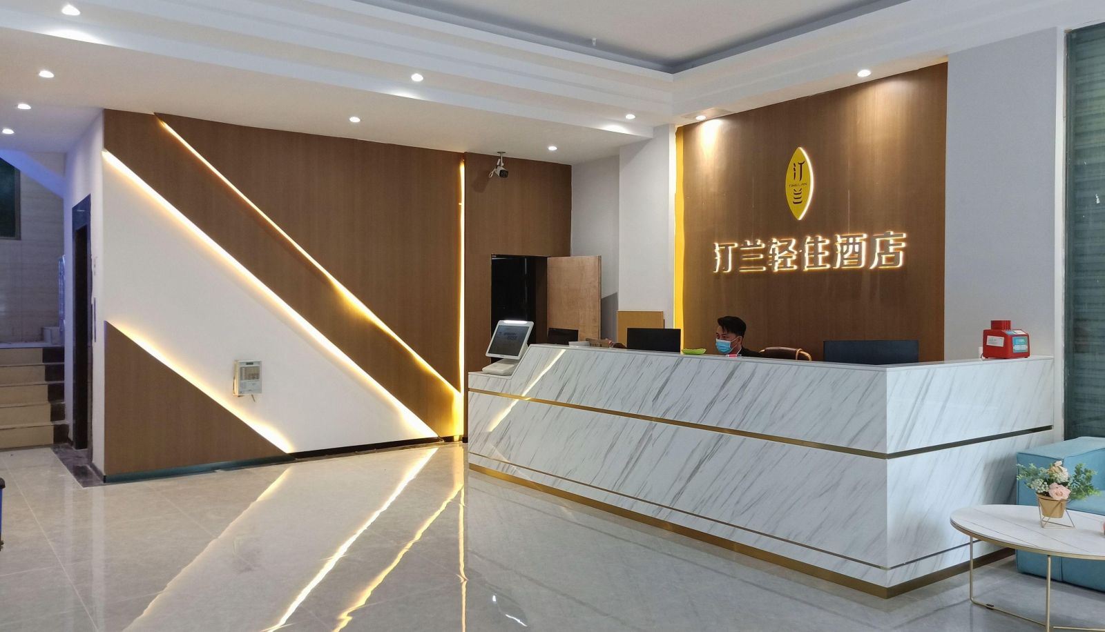 Buitenruimte van het hotel - Tinglan Hotel (Guoxing RT-Mart Store)