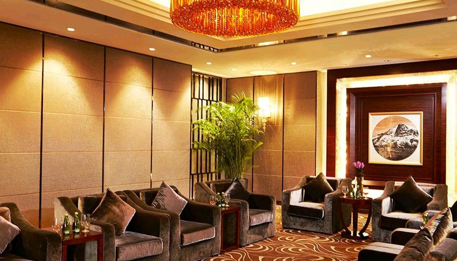 Area esterna dell'hotel - Meiya Hotel (Cangwu Plaza Store)