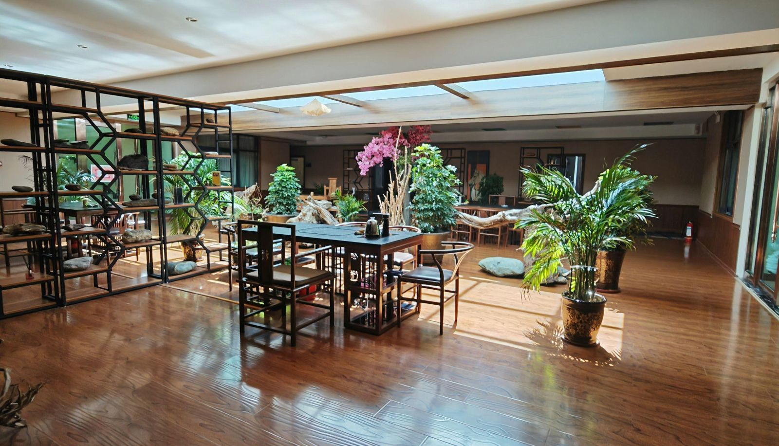 Holiday Inn Liuli